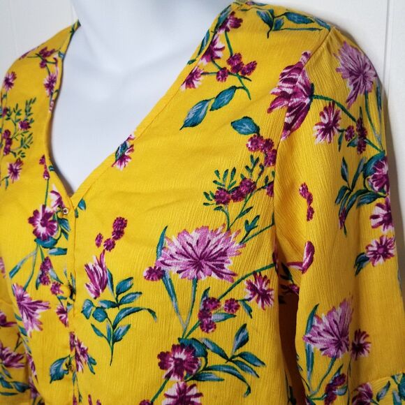 Women's Floral Smocked Yellow Top Size Medium Ruffled Sleeves - Picture 4 of 9